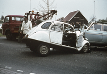 117431 Afbeelding van een verkeersongeval op de Koningsweg te Utrecht.